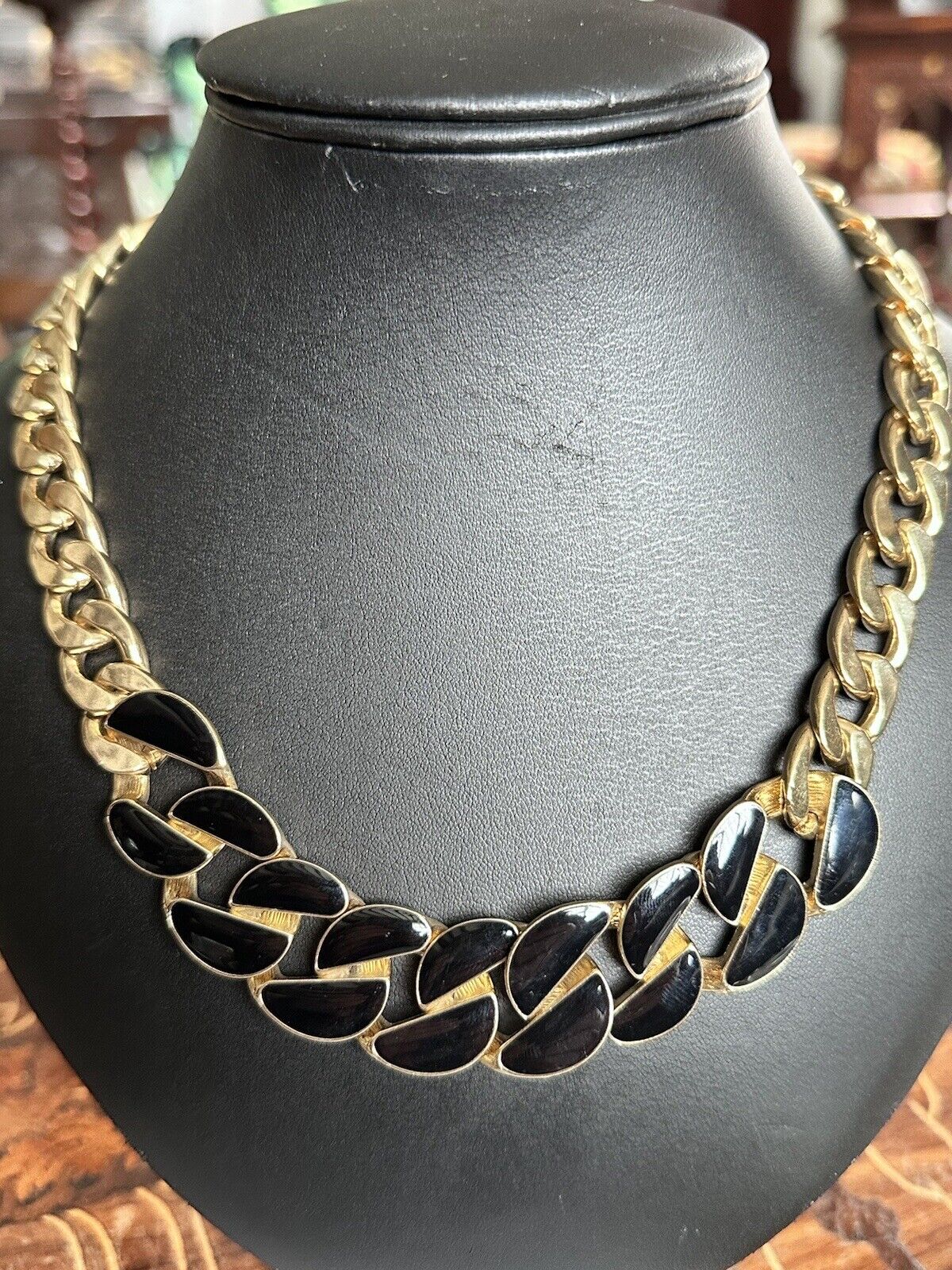 Vintage 60s/70s Gold Tone Red Orange Stone Pendant Necklace
