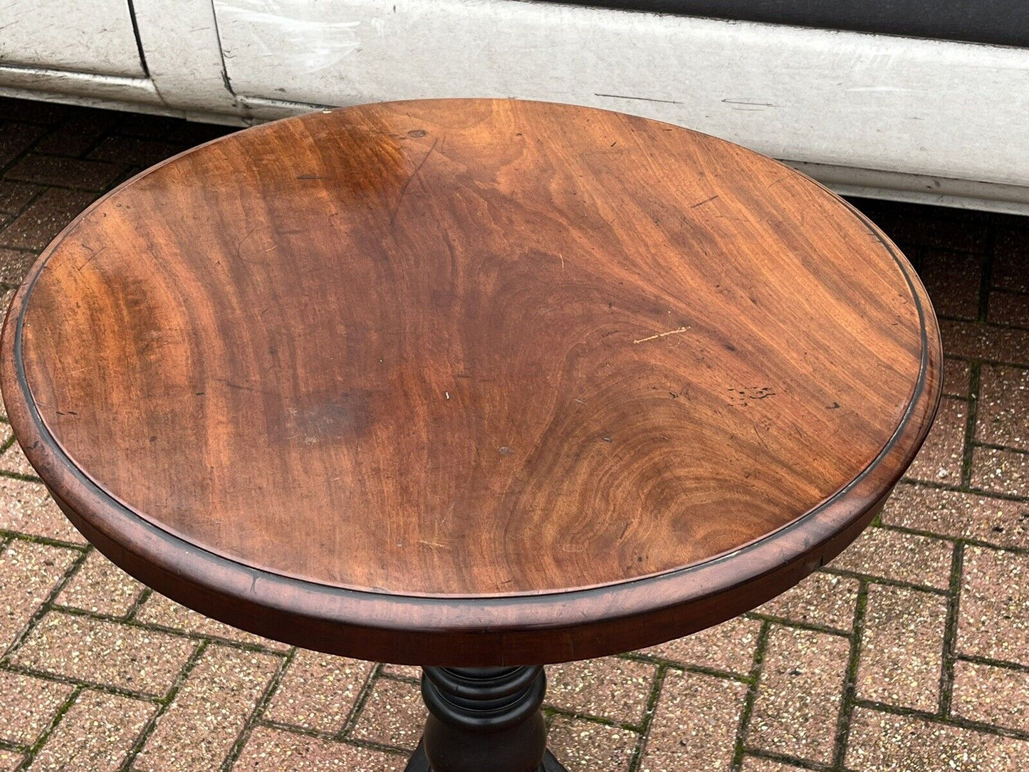 Victorian Mahogany Tilt Top Lamp Table, Side Table.