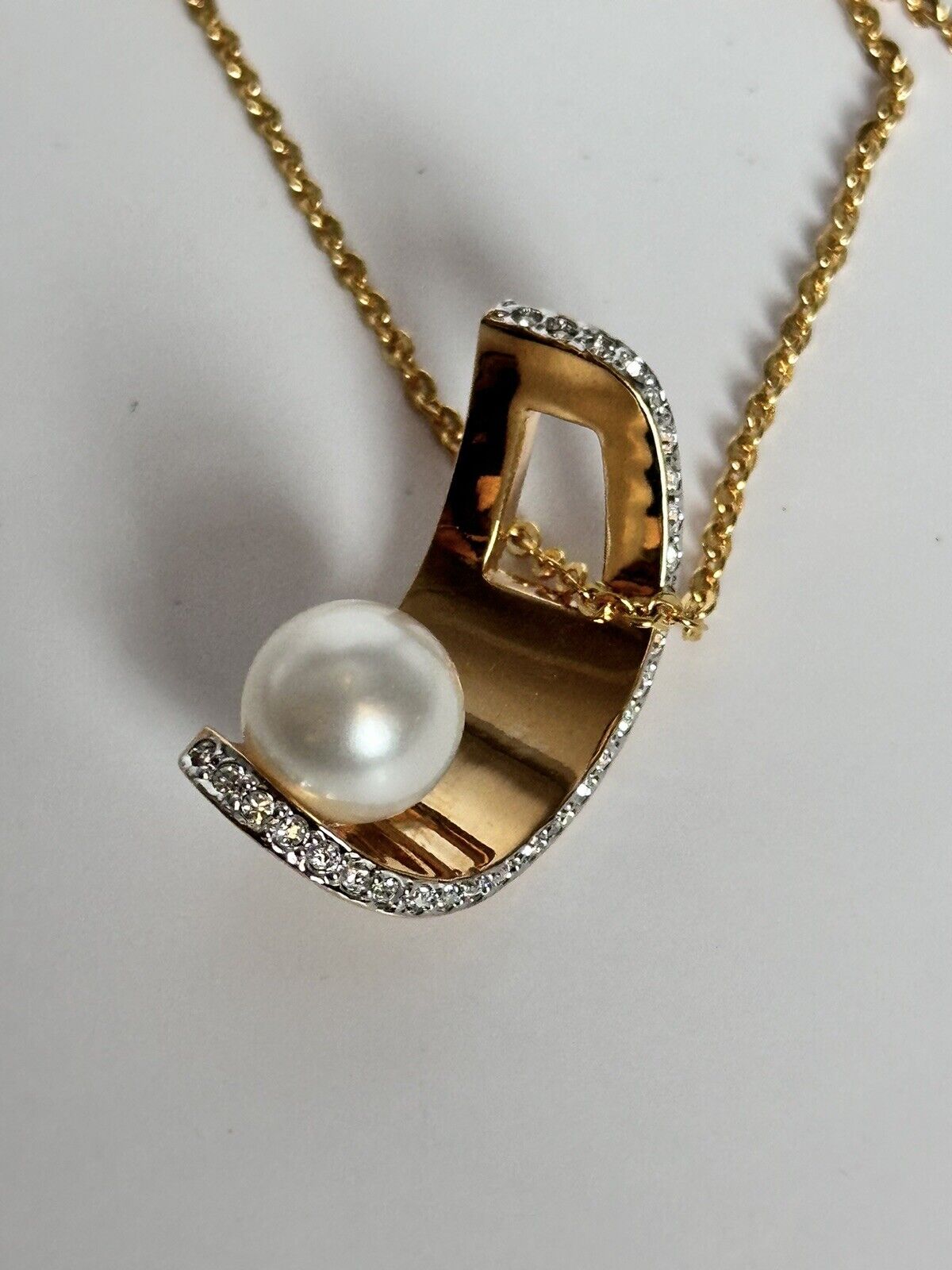 Vintage 1980s Gold Plated Faux Pearl Diamanté Necklace
