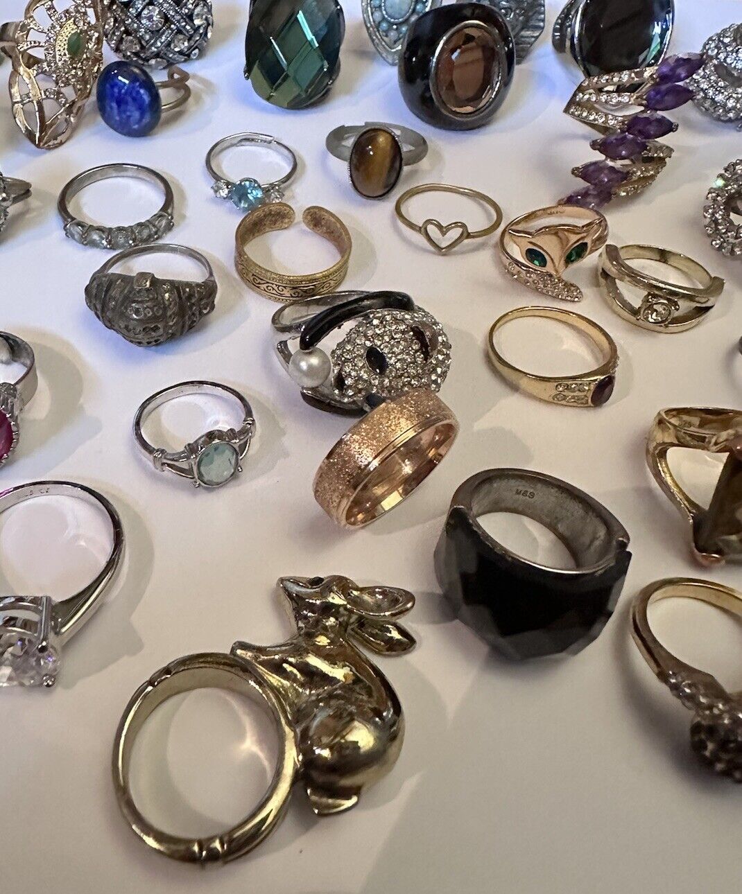 A Quantity Of Vintage Costume Novelty Rings