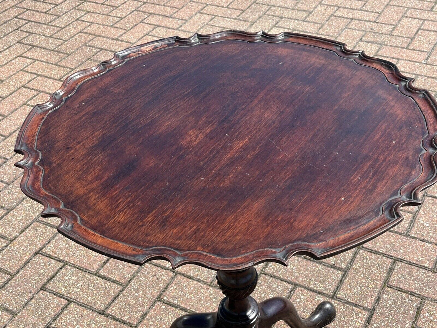 Georgian Mahogany Birdcage Tilt Top Table.