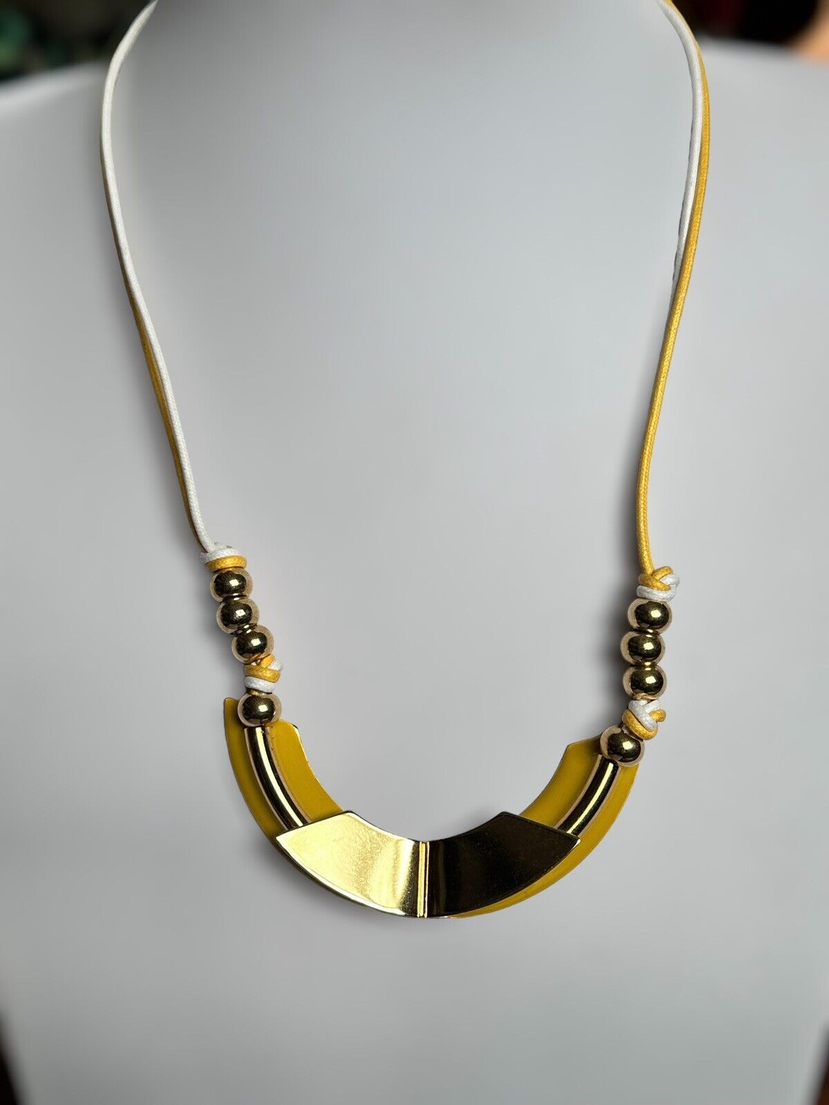 Vintage 1980s Gold Tone Yellow Necklace