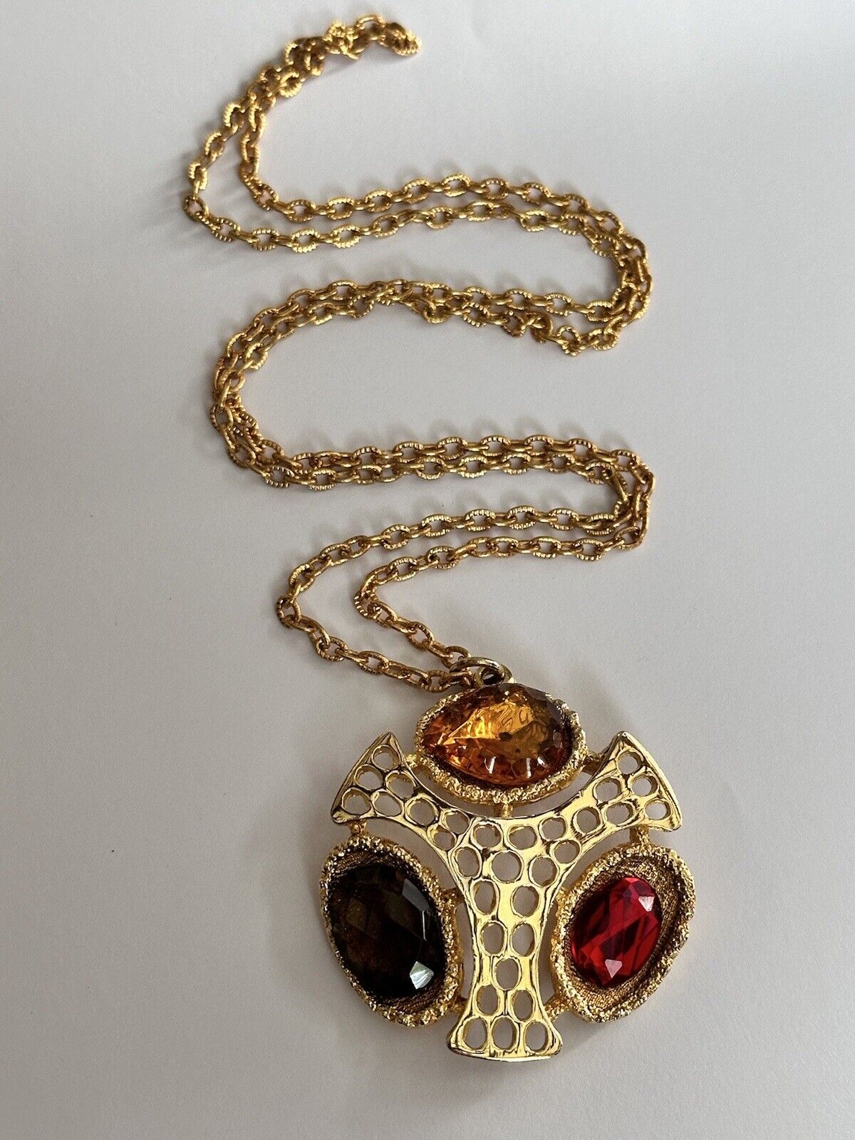 Vintage 60s/70s Gold Tone Red Orange Stone Pendant Necklace
