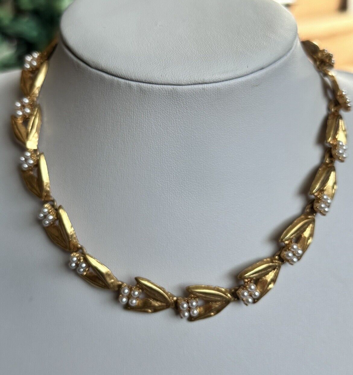 Vintage 1980s Gold Plated Faux Pearl Necklace