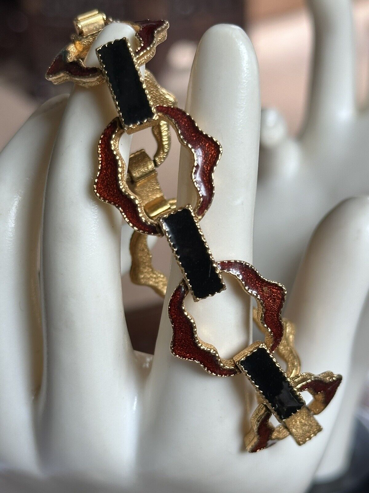 Vintage Gold Tone Red Black Enamel Detailed Bracelet