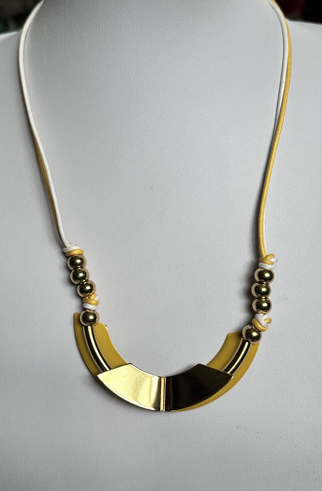 Vintage 1980s Gold Tone Yellow Necklace