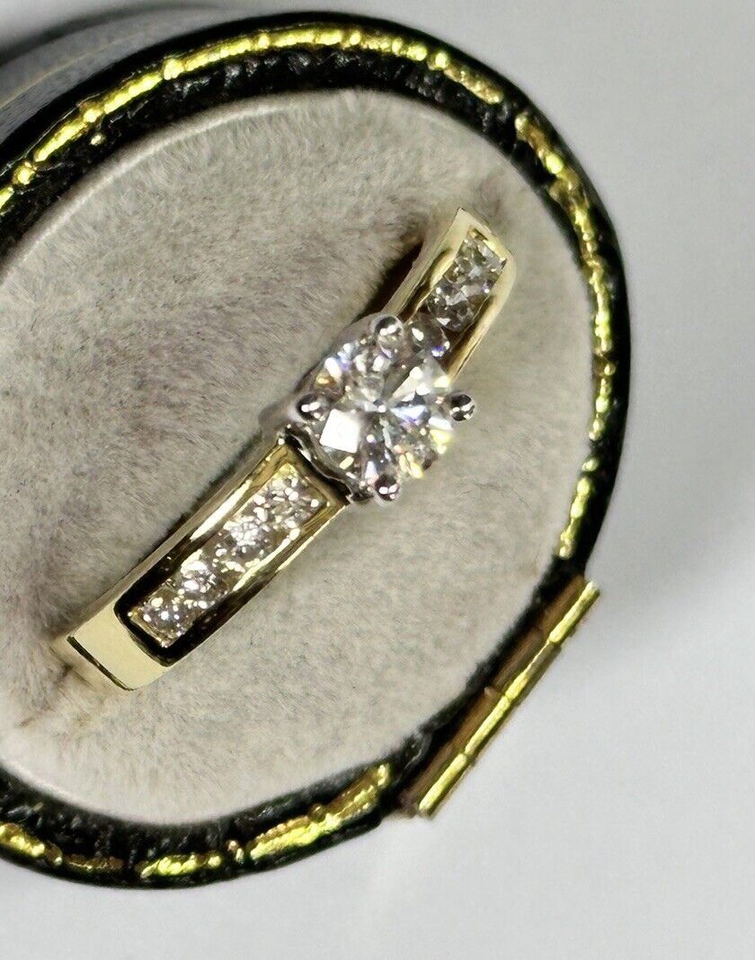 Vintage 18ct Gold 0.60ct Diamond Ring Boxed