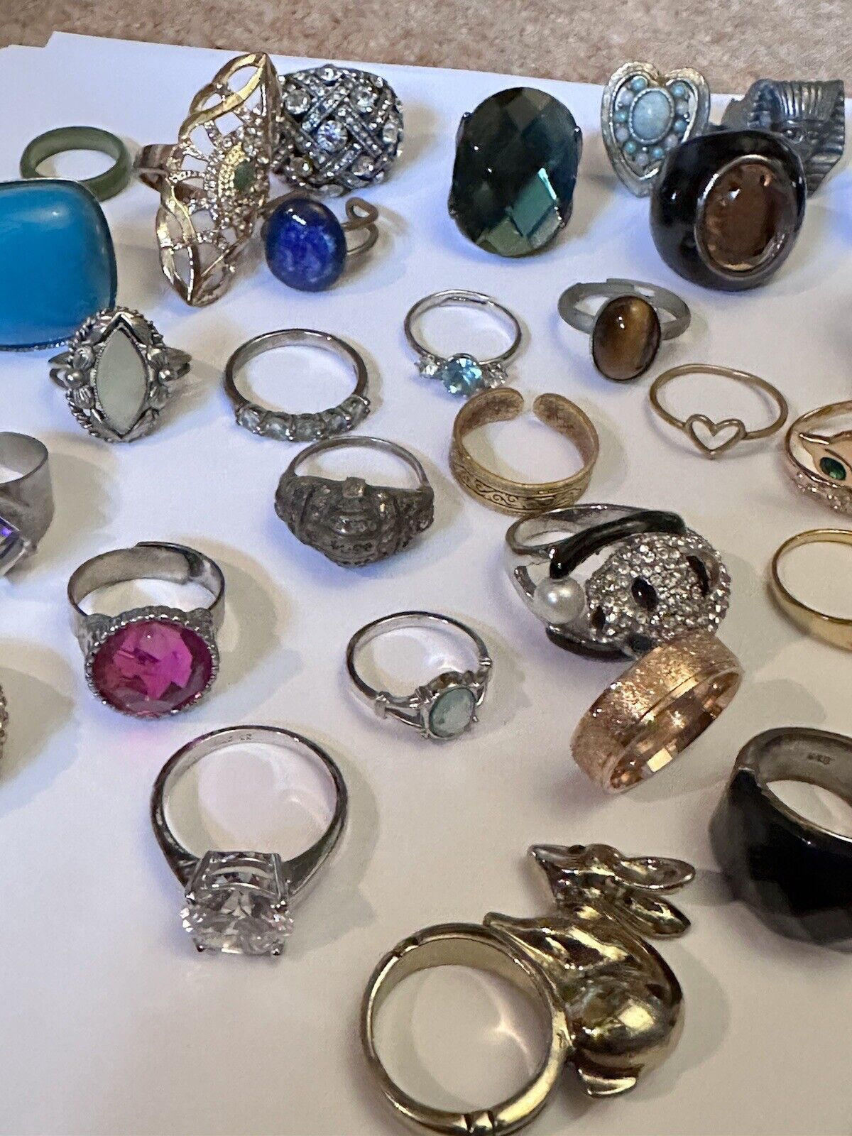 A Quantity Of Vintage Costume Novelty Rings