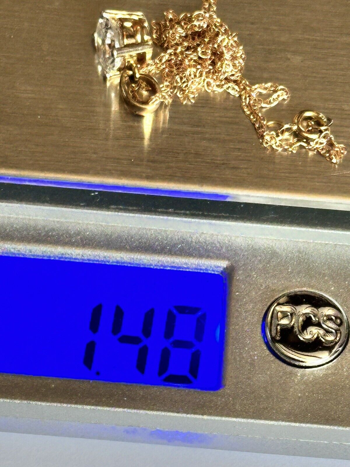 Vintage 9ct Gold 6mm Cubic Zirconia Pendant Necklace