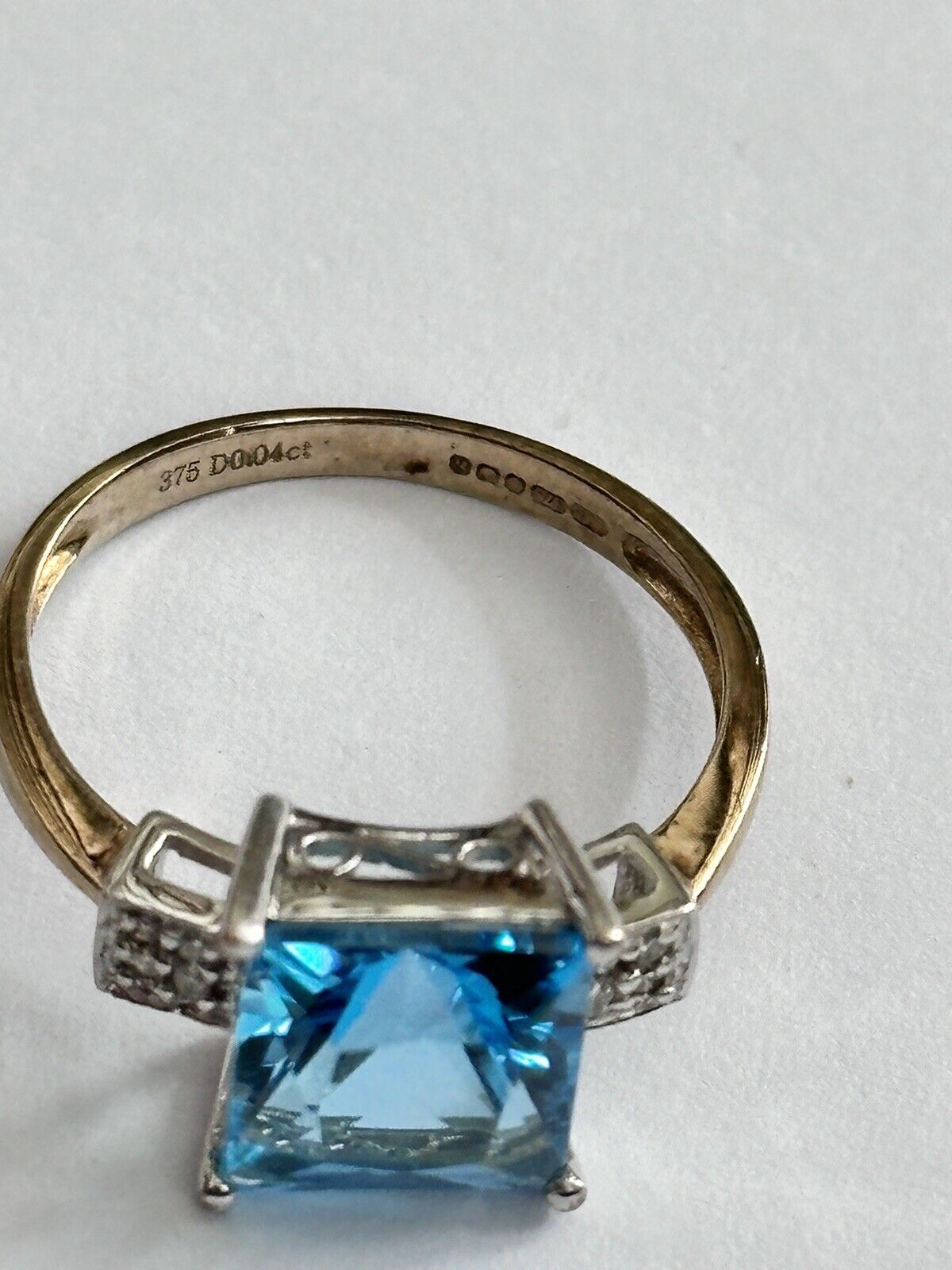 Vintage 9ct Gold Princess Cut Teal Blue Topaz Diamond Ring