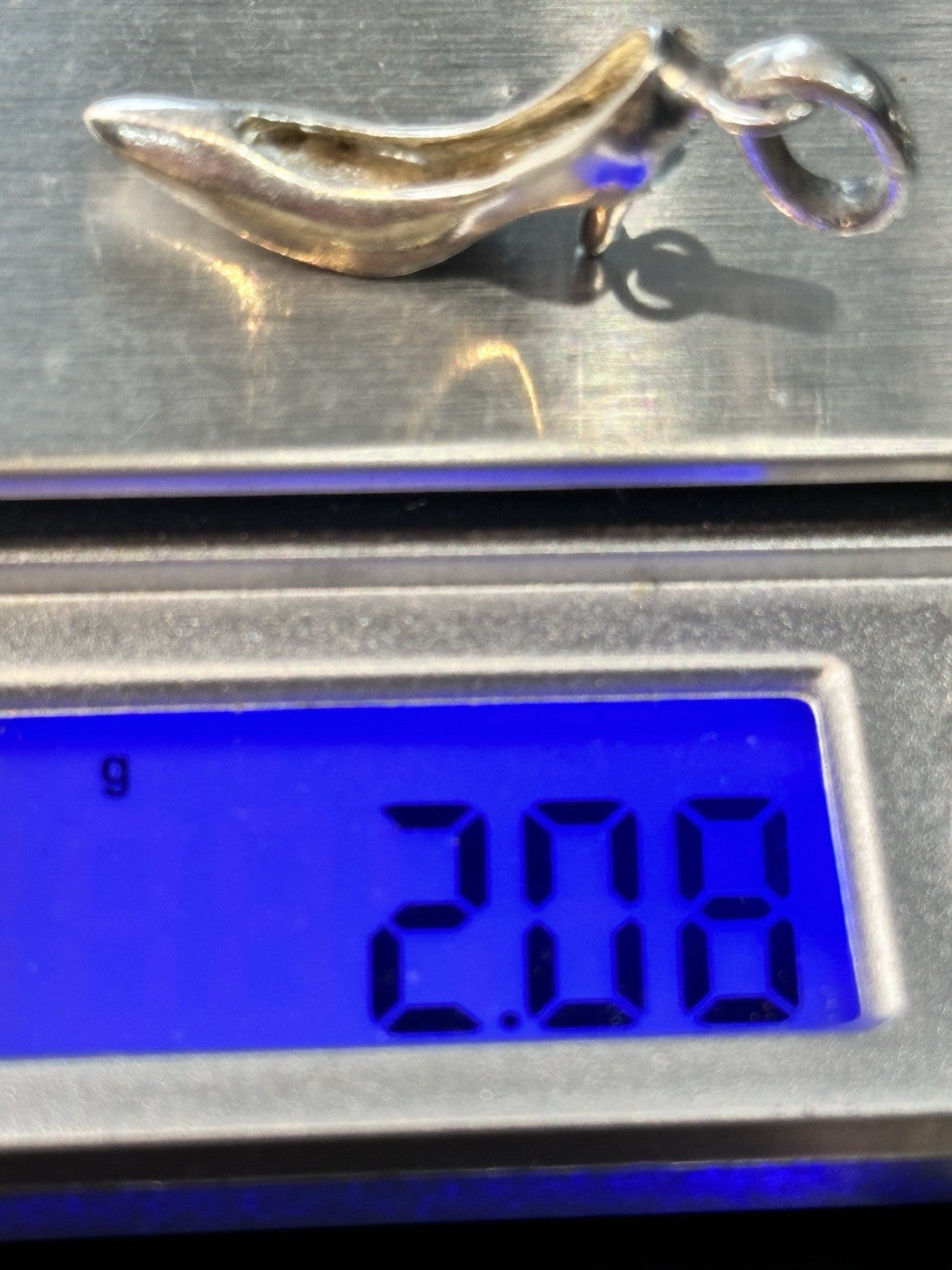 47690572