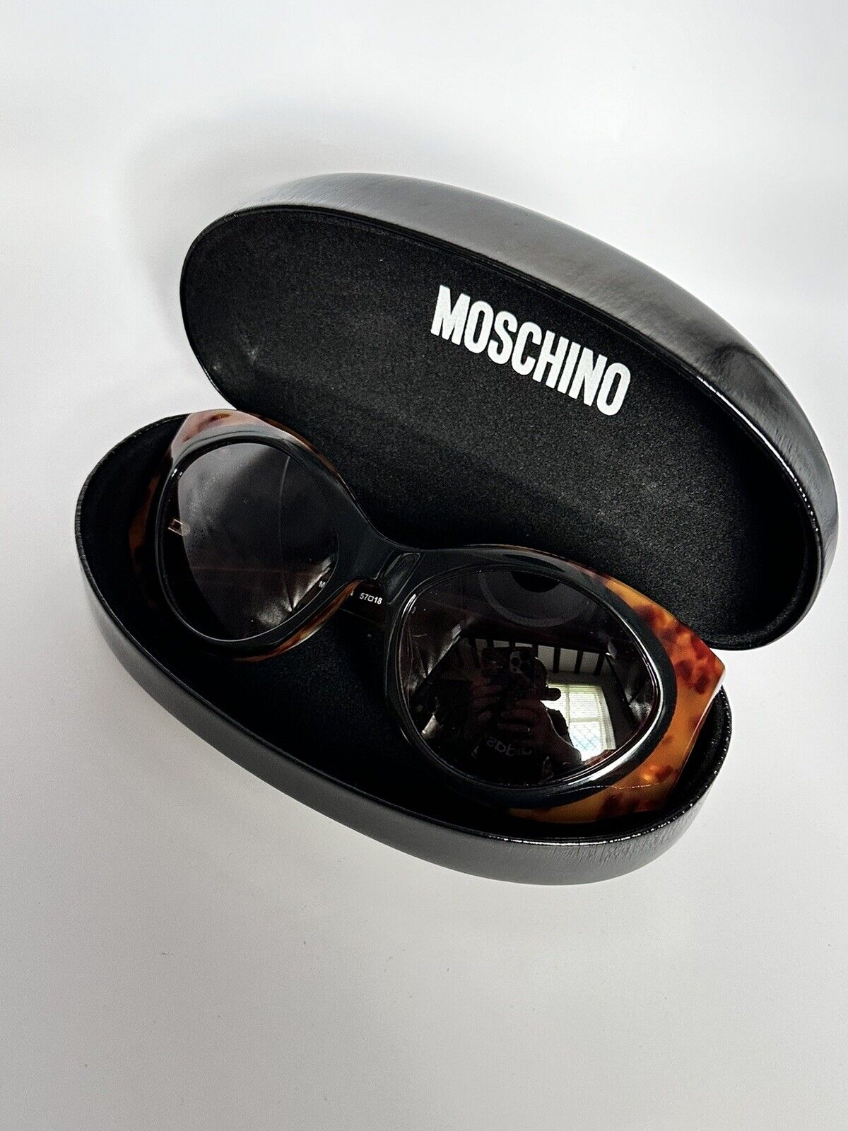 Vintage Stylish Moschino Tortoise And  Black Framed Sunglasses With Case