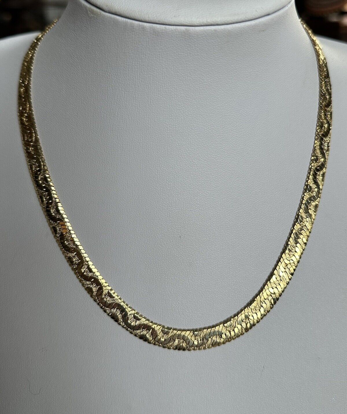 Vintage Gold Plated Detailed Necklace