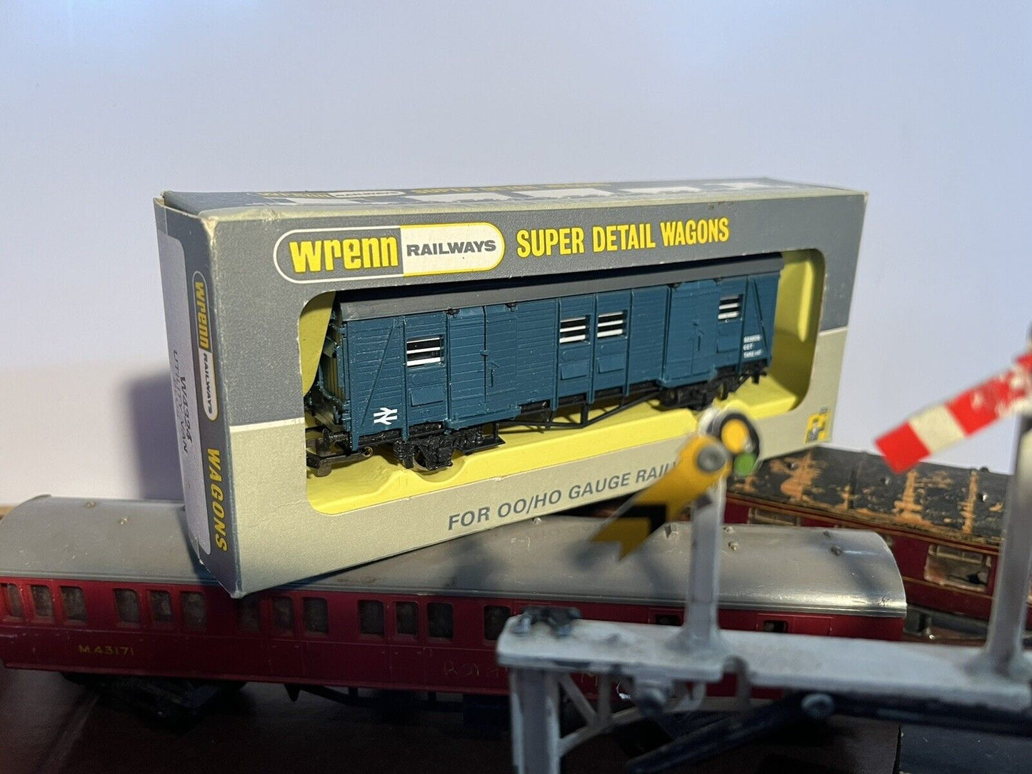 00 Gauge Train Rolling Stock