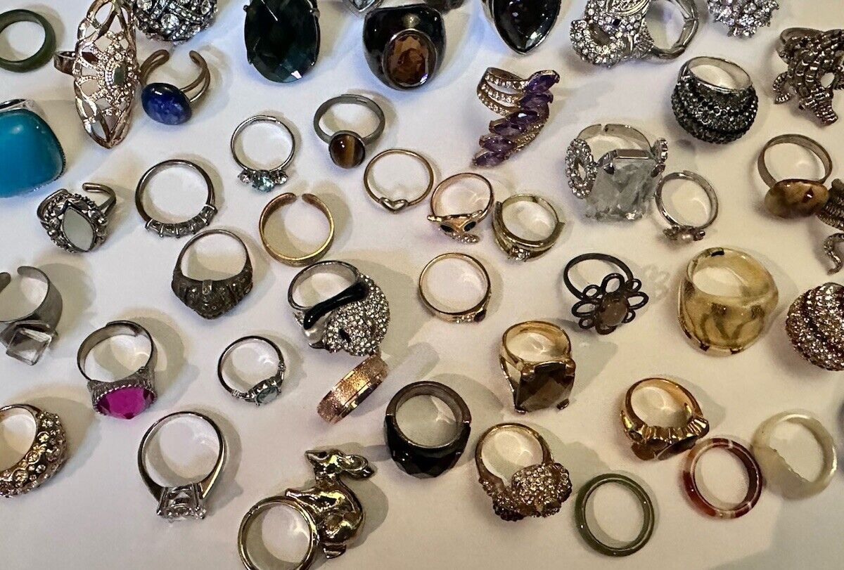 A Quantity Of Vintage Costume Novelty Rings