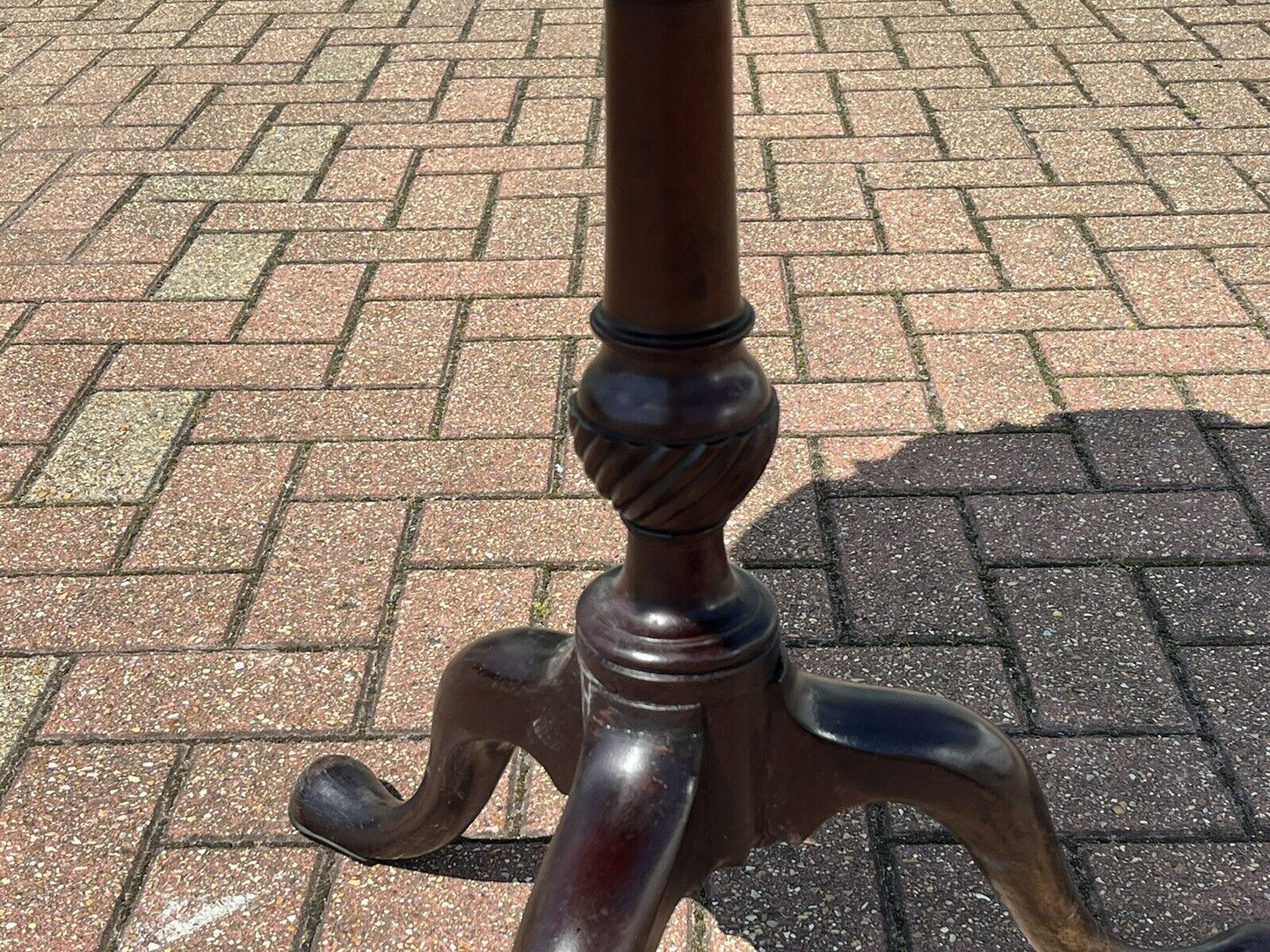 Georgian Mahogany Birdcage Tilt Top Table.