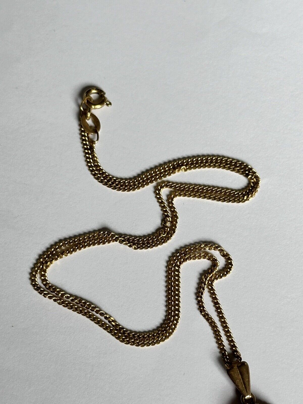 Vintage 9ct Gold Shell Cameo Pendant Necklace