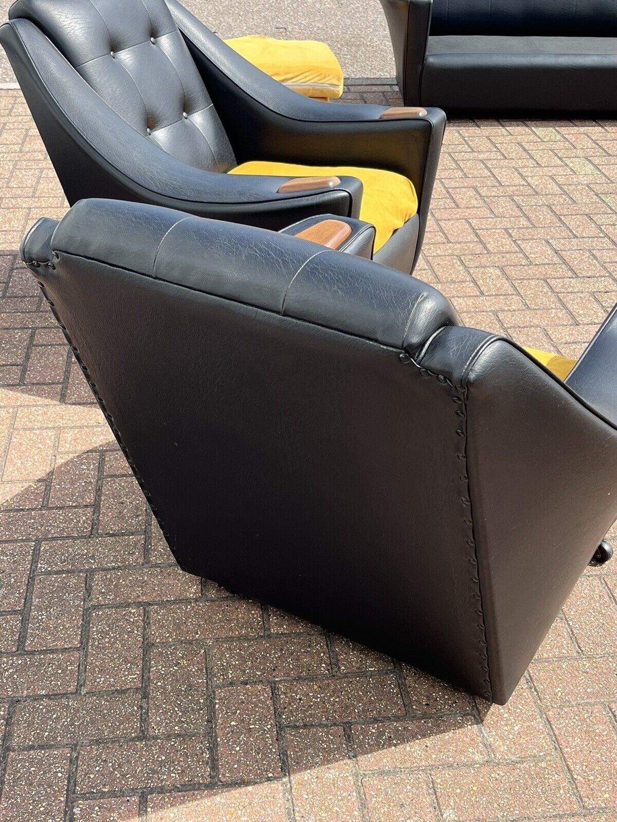 Black Mid Century 3 Seater Settee Sofa & 2 Matching Armchairs.