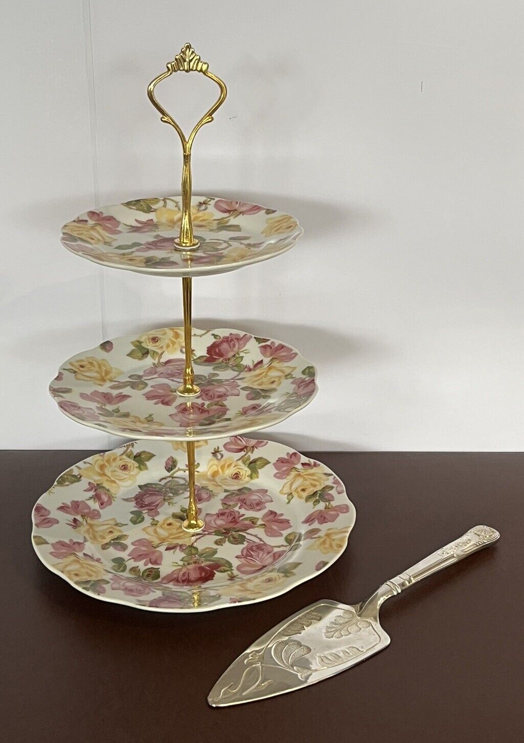 Cake Server With Cake Stand