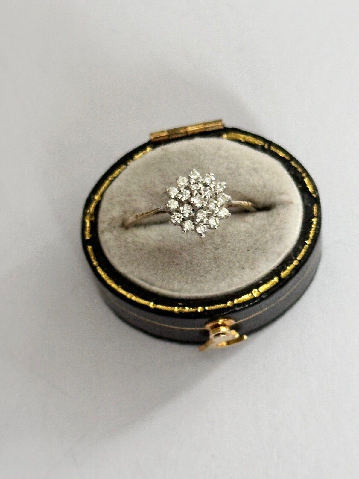Vintage 9ct Yellow Gold Cubic Zirconia Cluster Ring