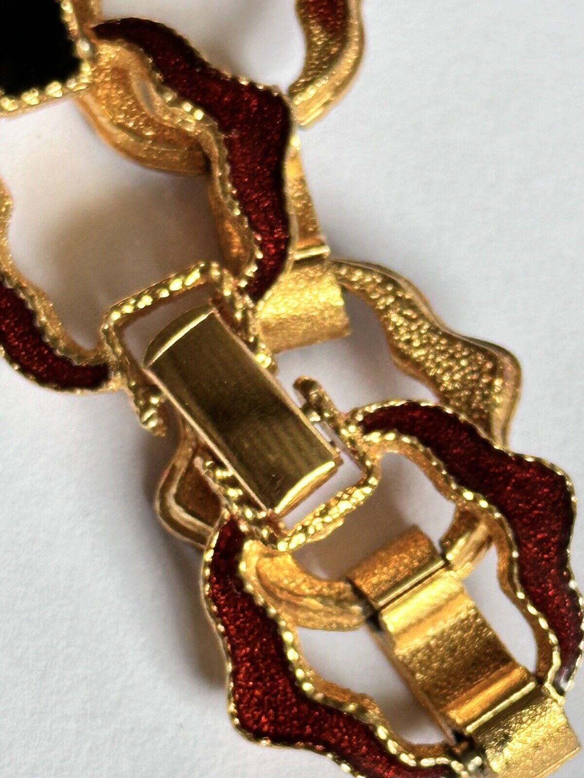 Vintage Gold Tone Red Black Enamel Detailed Bracelet