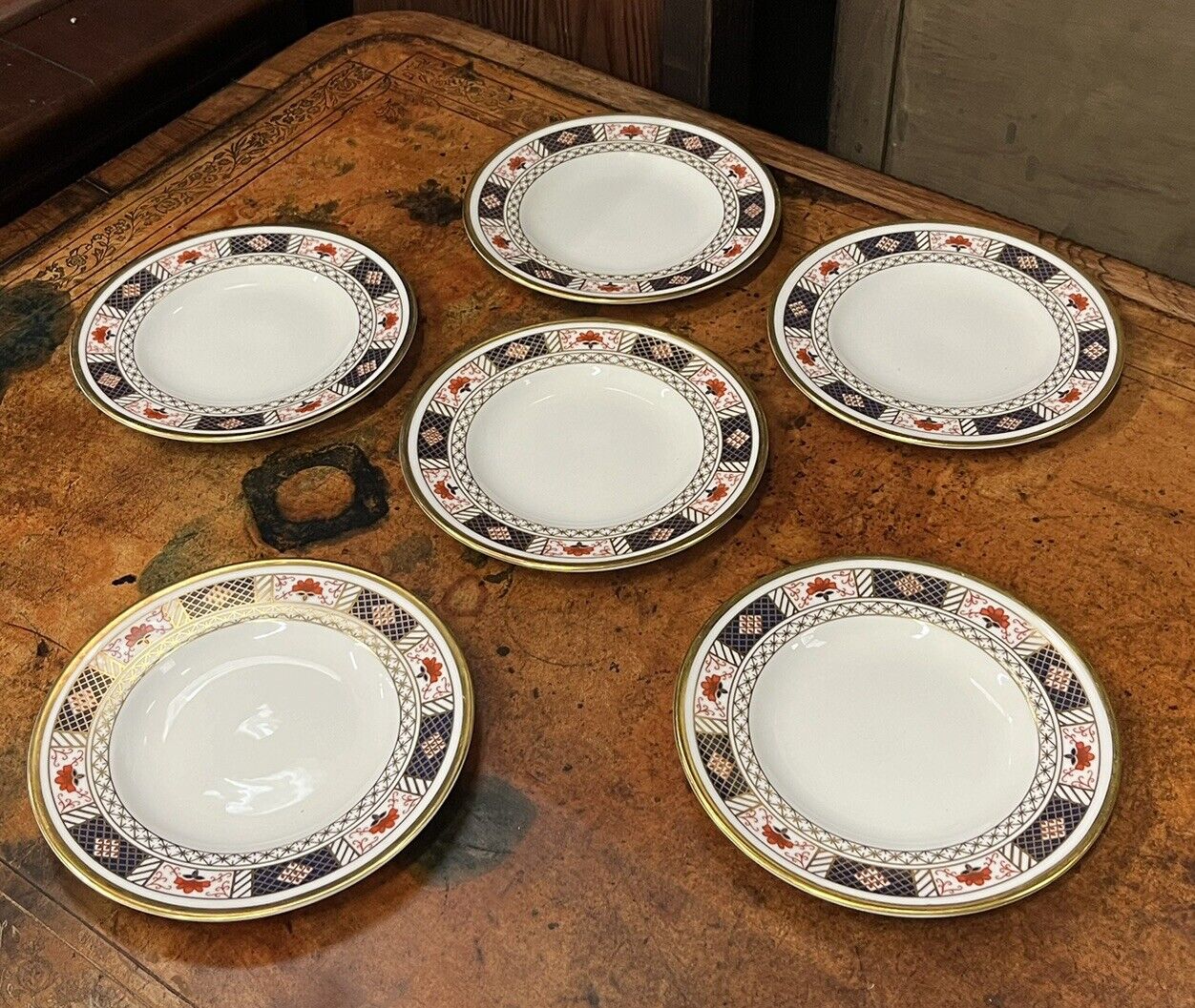 Royal Crown Derby , Derby Border. 6 - 16 Cms Diameter Plates