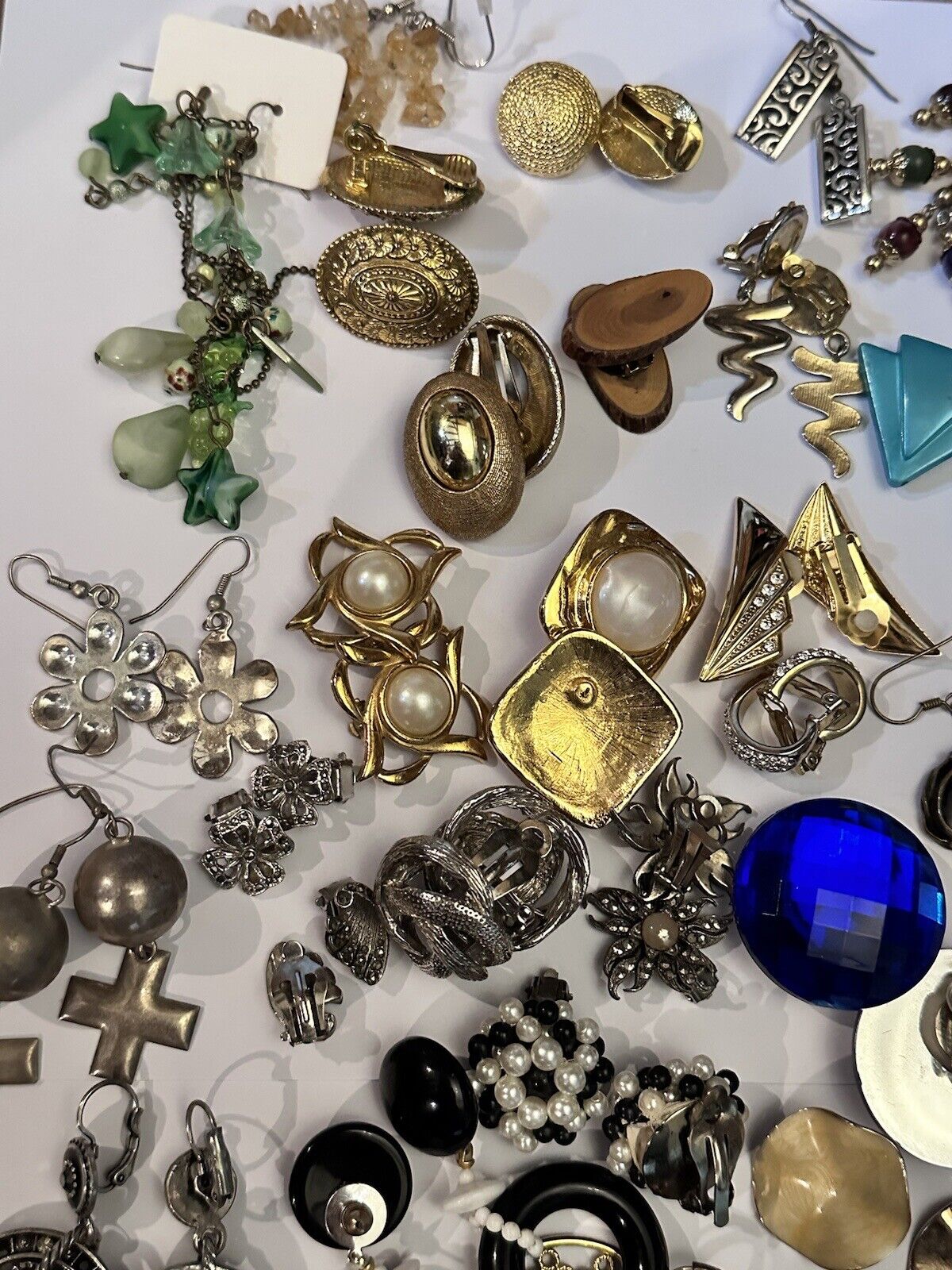 A Quantity Of Vintage Clip And Pierced Earrings