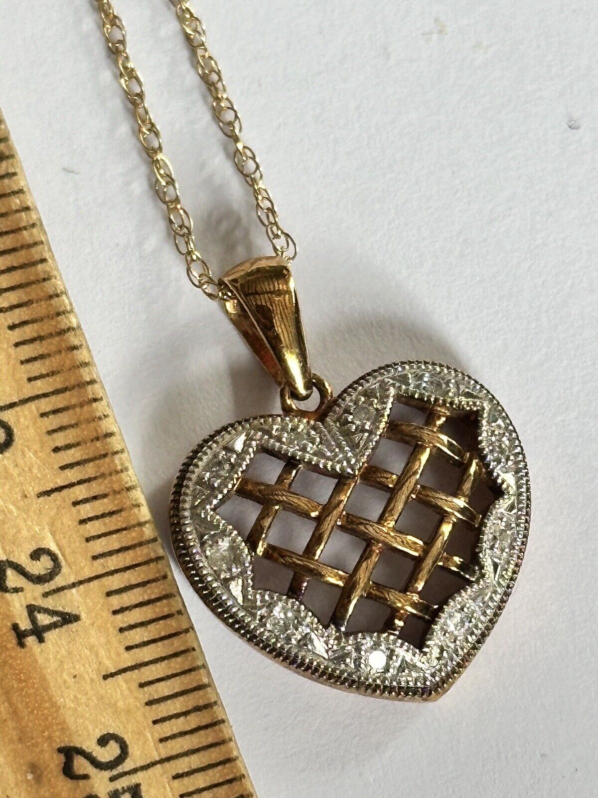 Vintage 9ct Gold 0.10ct Diamond Heart Pendant Necklace