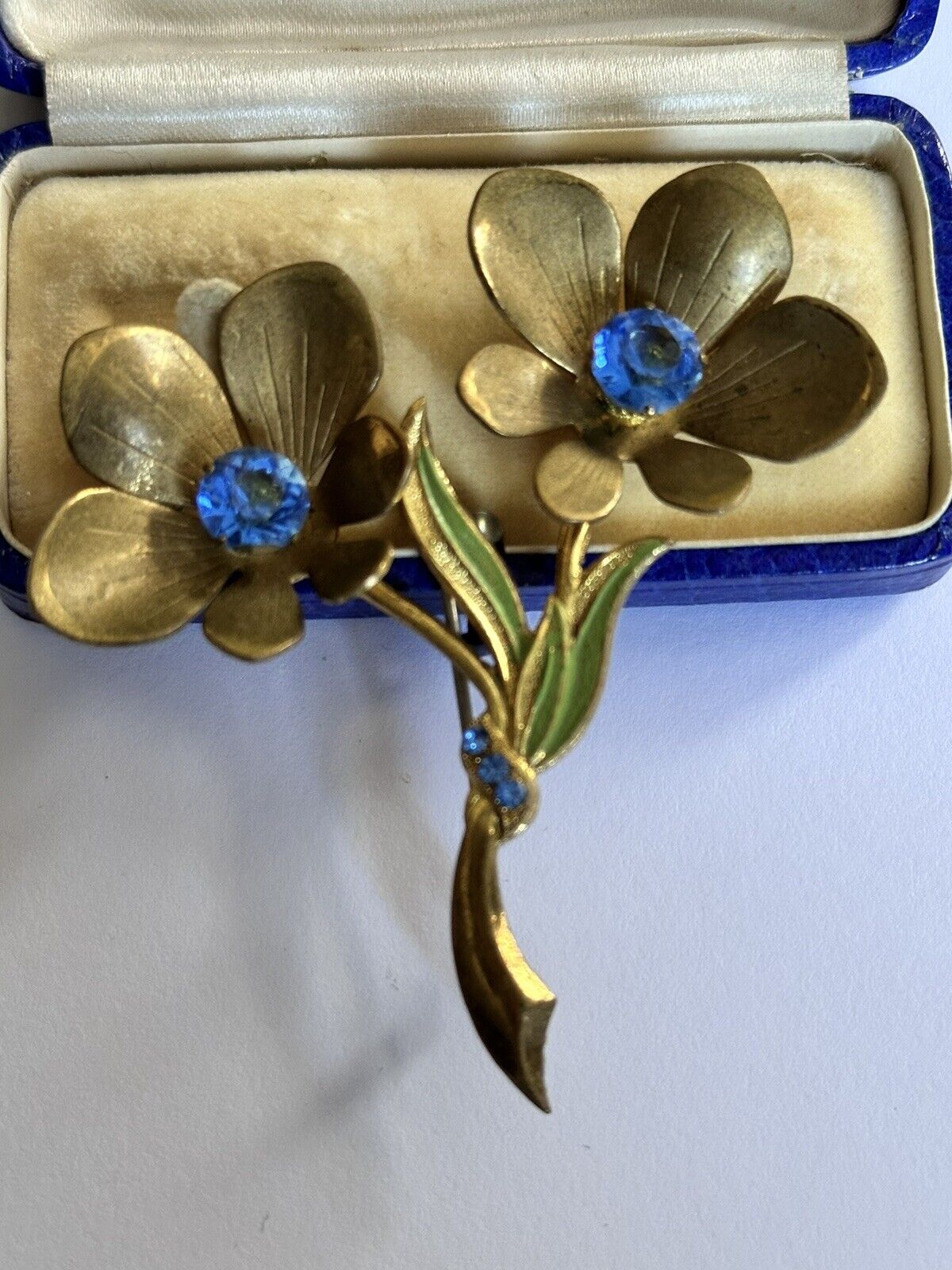 Vintage Old Gold Tone Blue Diamanté Flowers Brooch