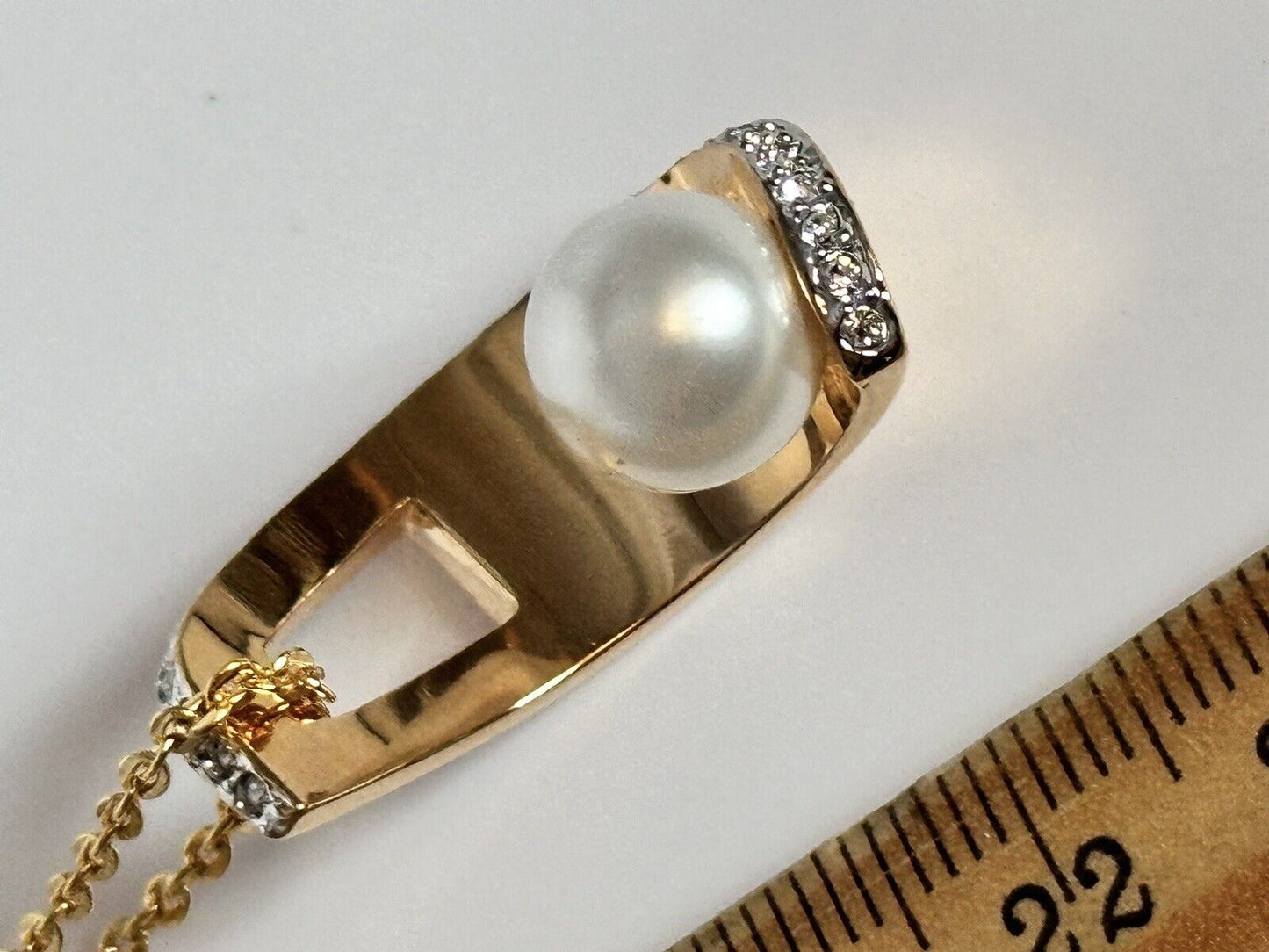 Vintage 1980s Gold Plated Faux Pearl Diamanté Necklace