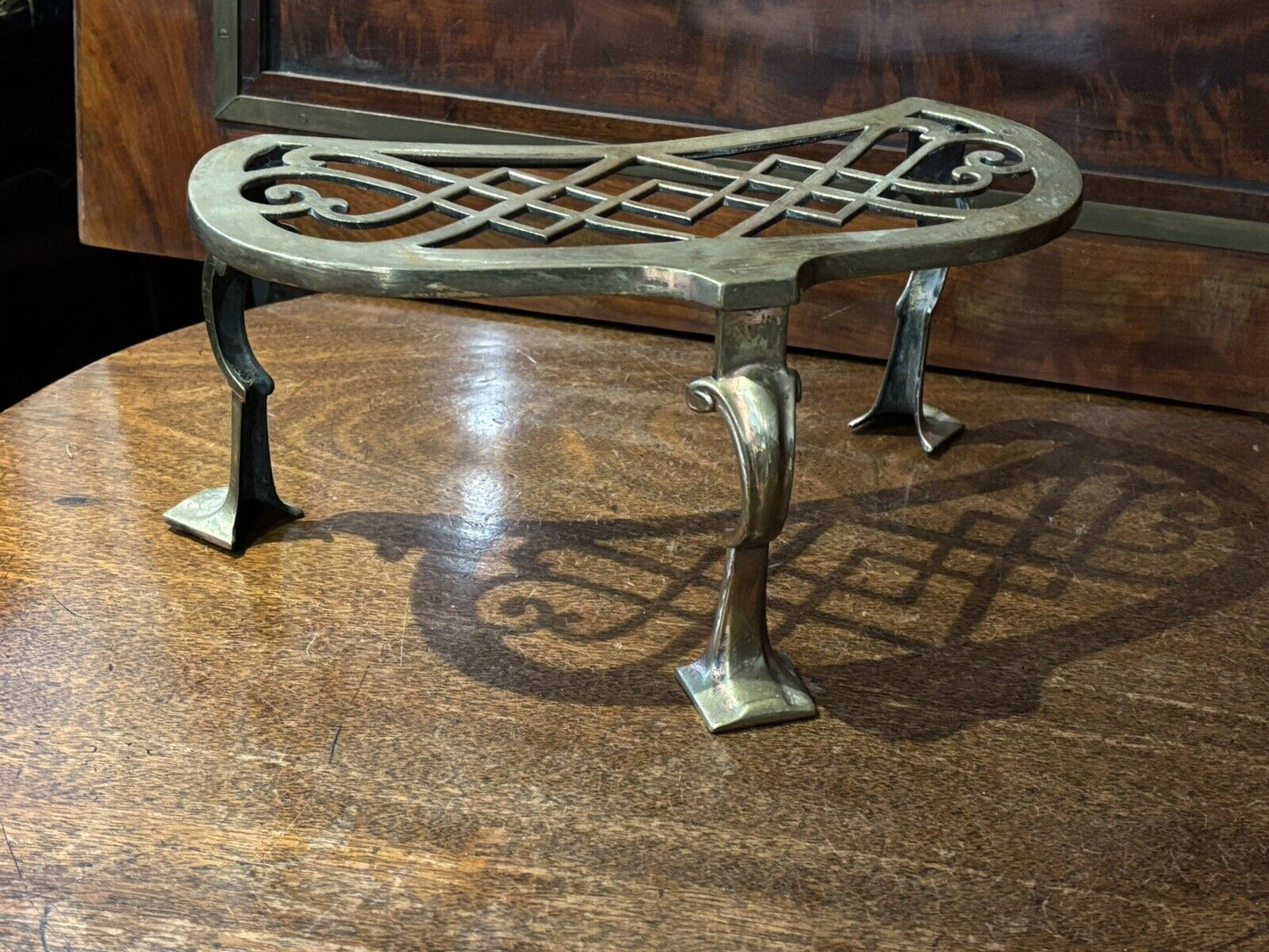 Antique Brass Footman, Kettle Stand