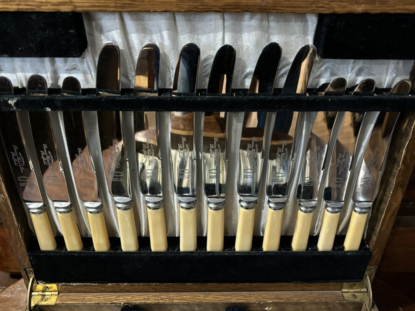 Edwardian Cutlery Set In Oak Case