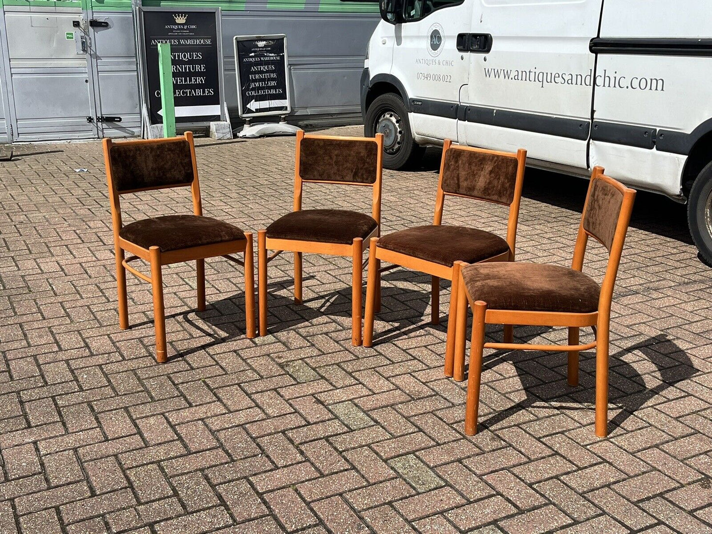 Mid Century Dining Chairs. Set Of 4