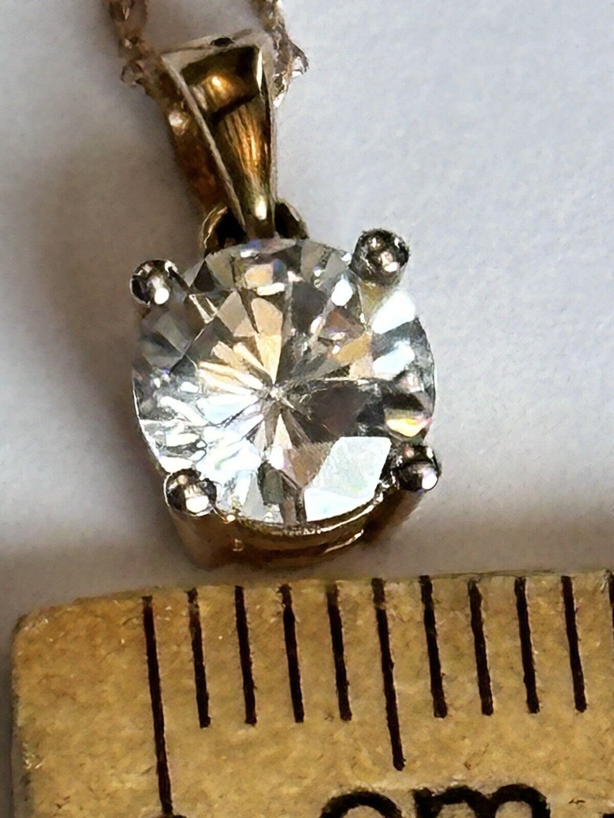 Vintage 9ct Gold 6mm Cubic Zirconia Pendant Necklace