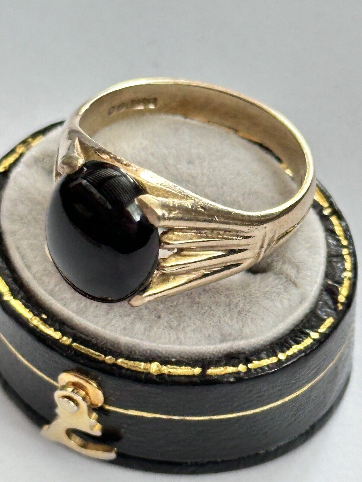 Vintage 9ct Gold Onyx Signet Ring