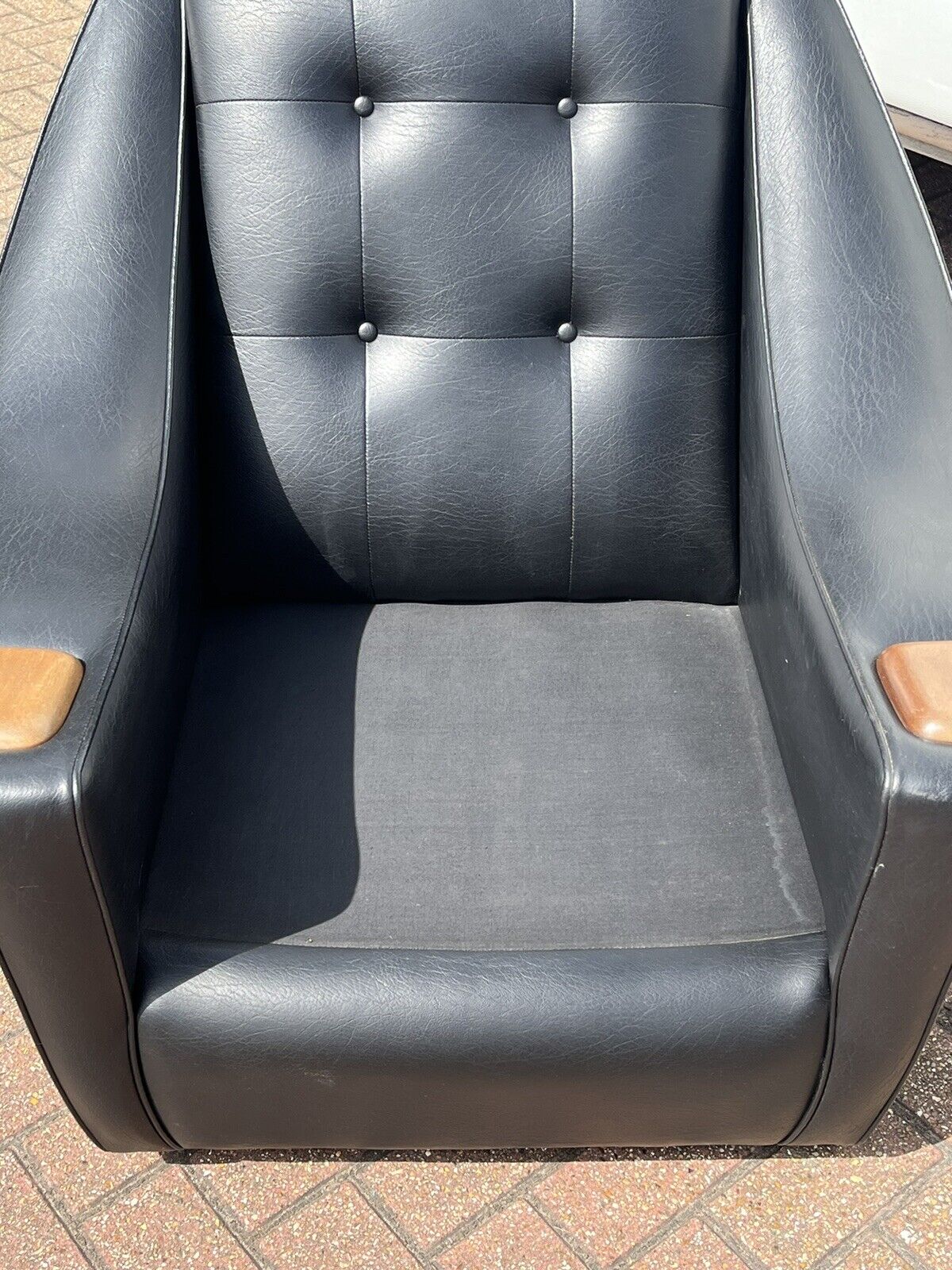 Black Mid Century 3 Seater Settee Sofa & 2 Matching Armchairs.