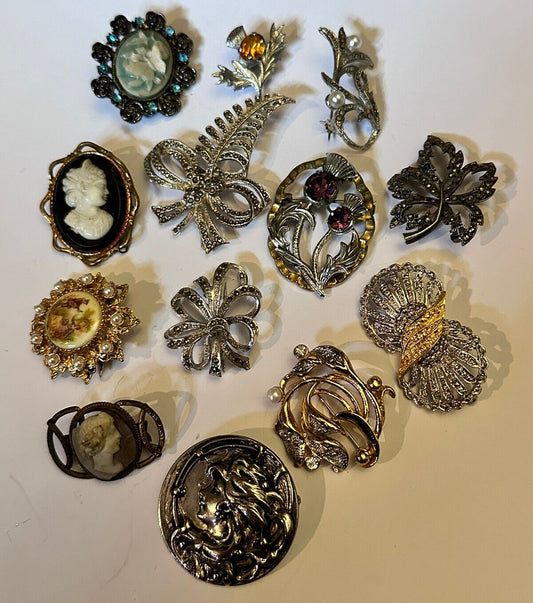 A Quantity Of Vintage Brooches Including Marcasite And Cameo