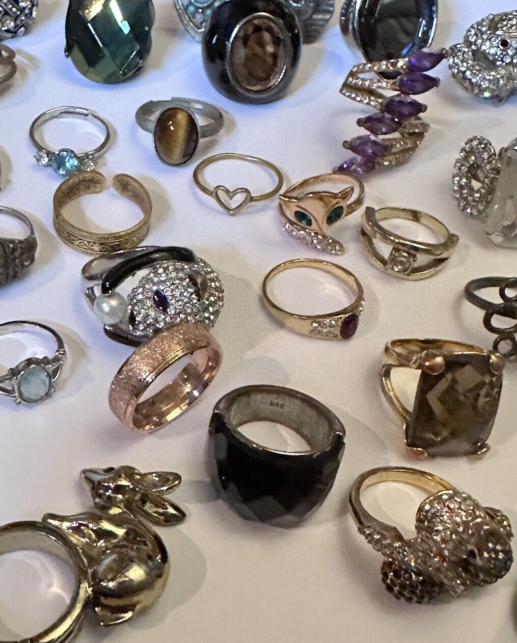 A Quantity Of Vintage Costume Novelty Rings