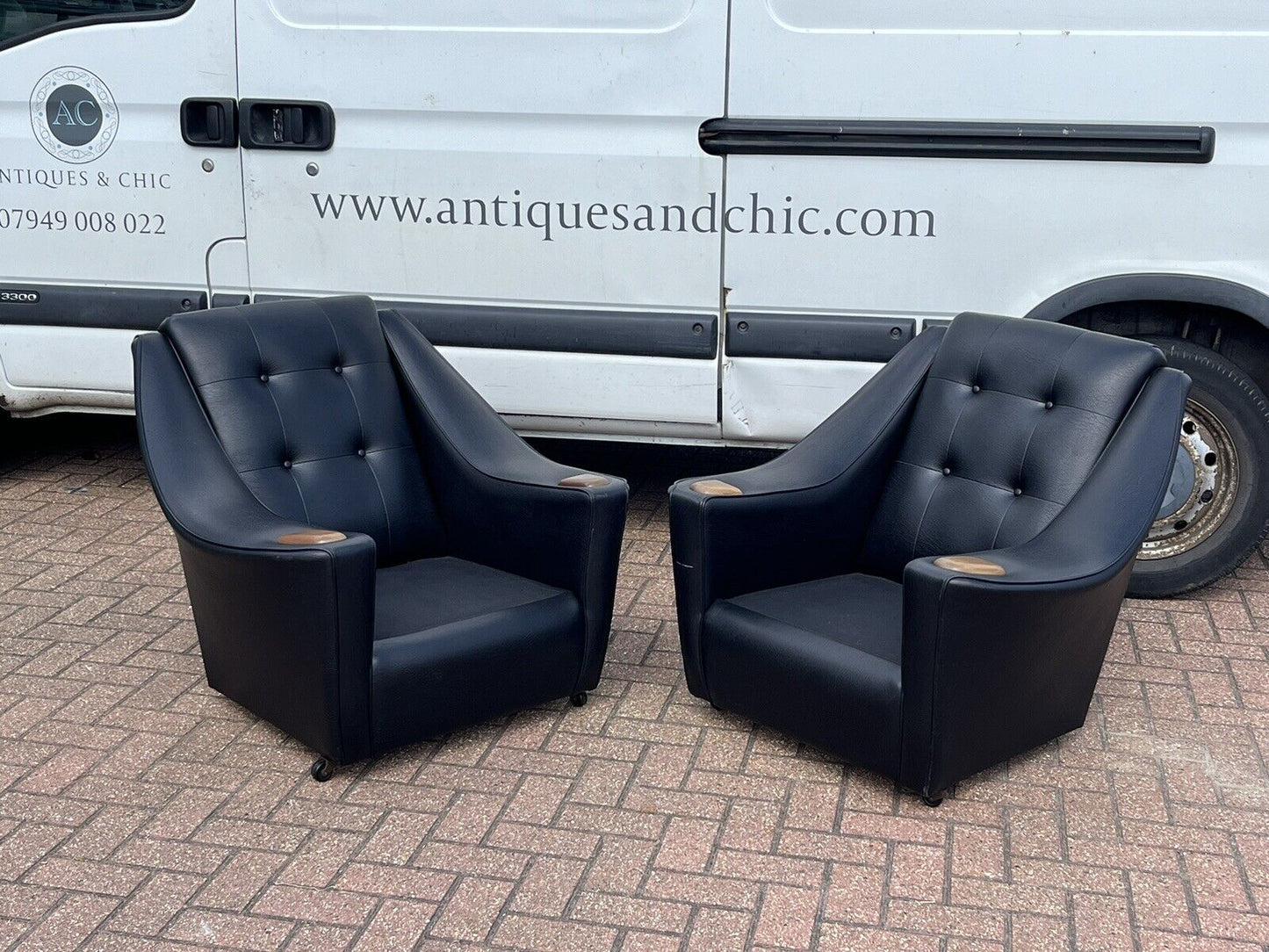 Black Mid Century 3 Seater Settee Sofa & 2 Matching Armchairs.