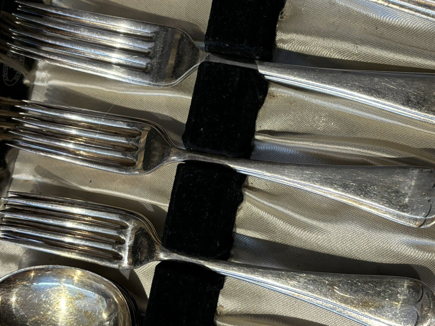 Edwardian Cutlery Set In Oak Case
