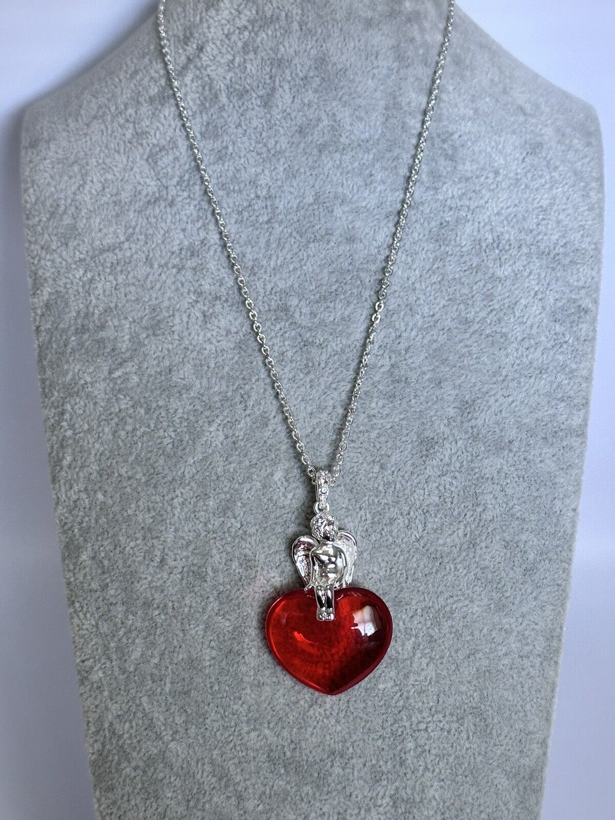 Vintage 1980s Rhodium Plated Cherub Glass Heart Necklace New Old Stock