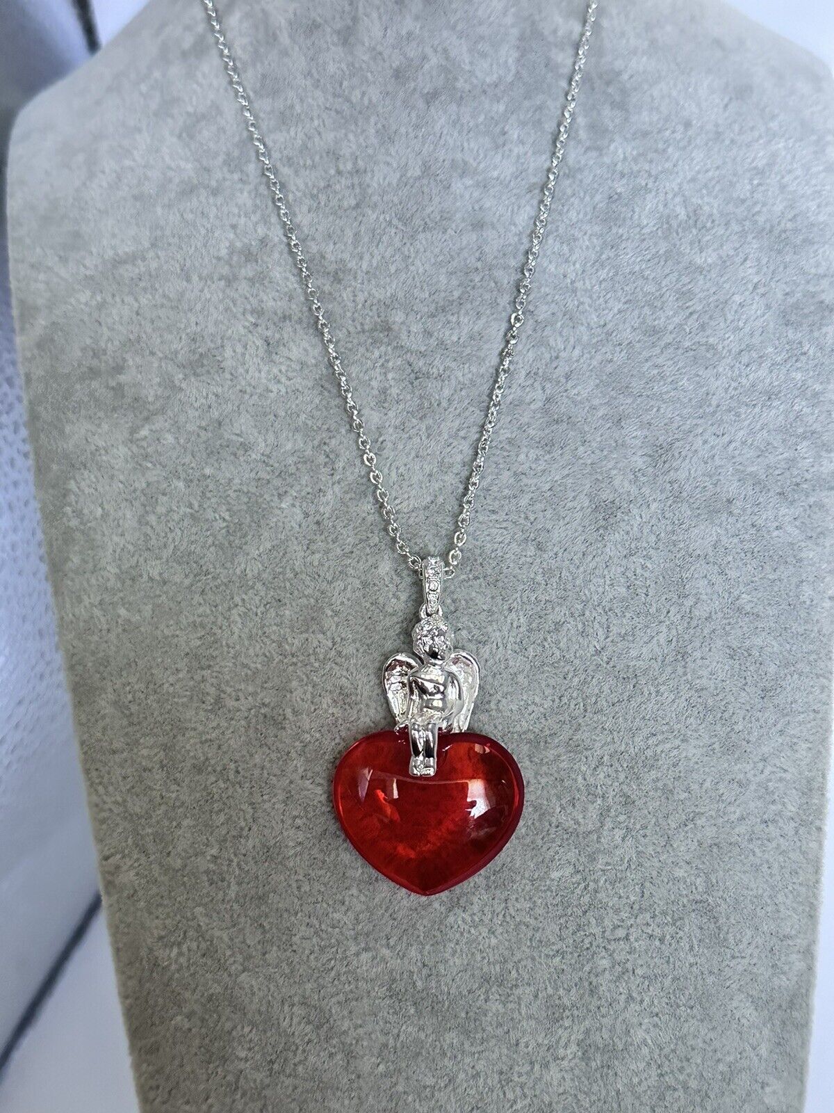 Vintage 1980s Rhodium Plated Cherub Glass Heart Necklace New Old Stock