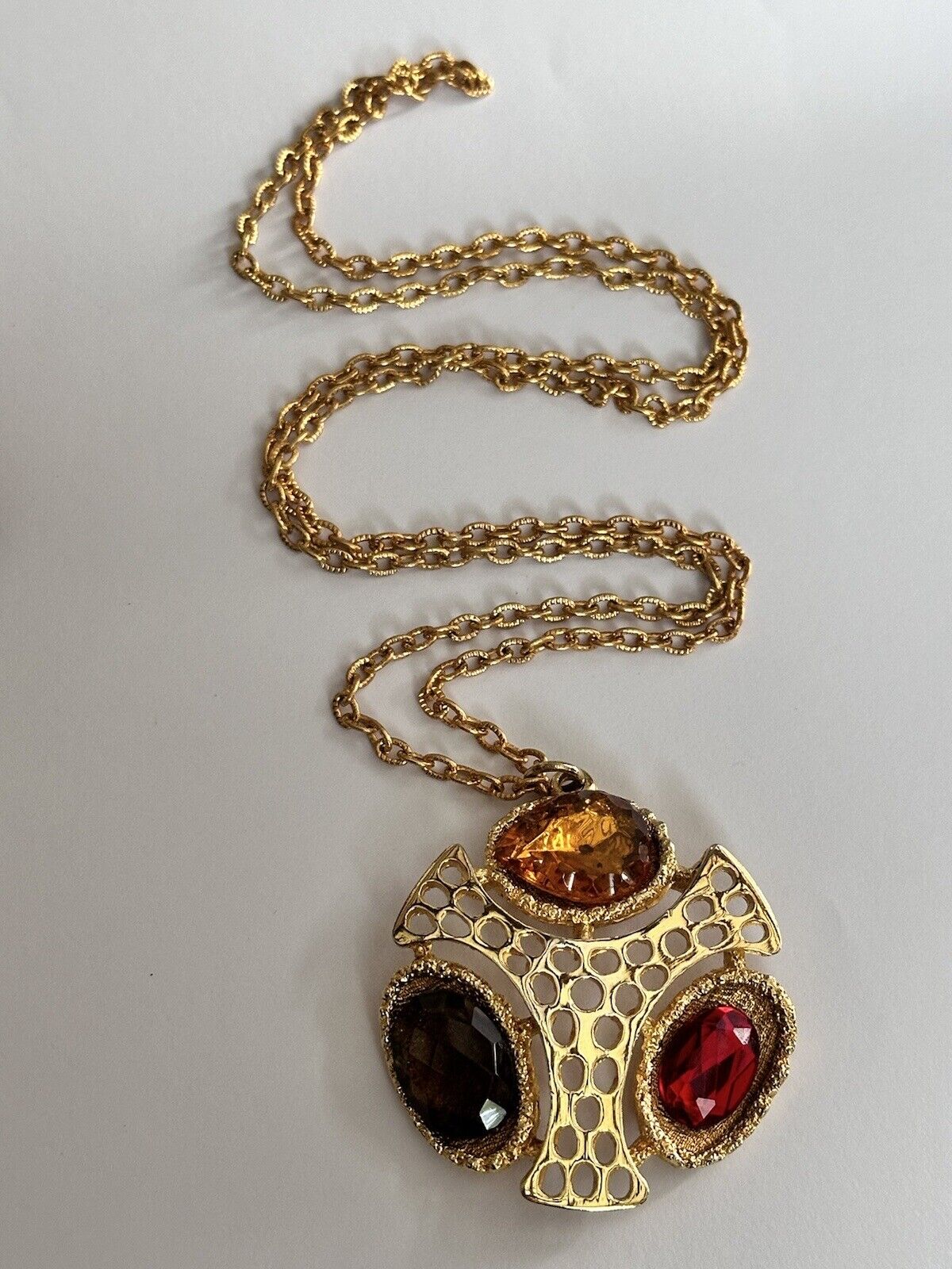 Vintage 60s/70s Gold Tone Red Orange Stone Pendant Necklace
