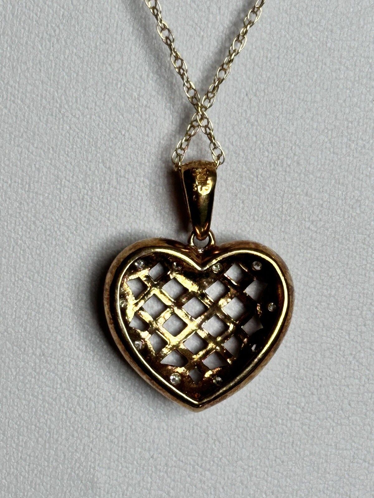 Vintage 9ct Gold 0.10ct Diamond Heart Pendant Necklace