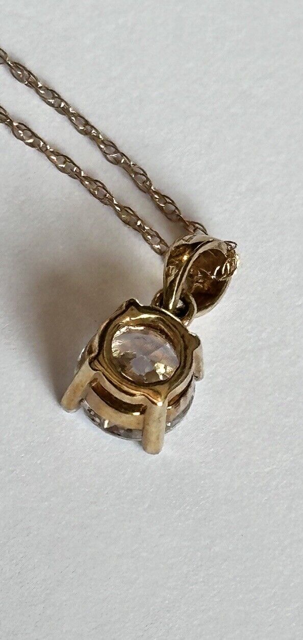 Vintage 9ct Gold 6mm Cubic Zirconia Pendant Necklace
