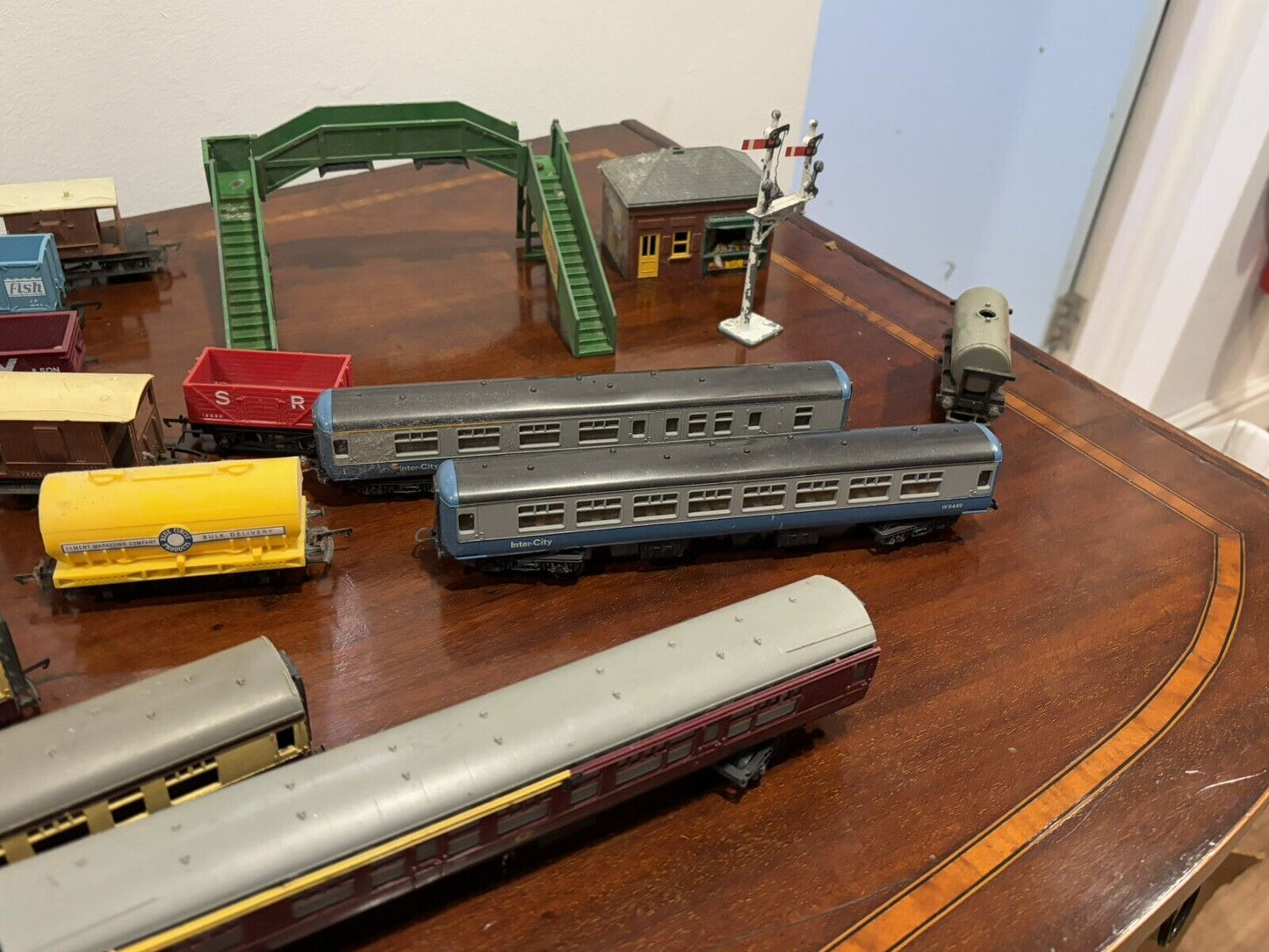Hornby & Tri-ang Gauge Train Carriages