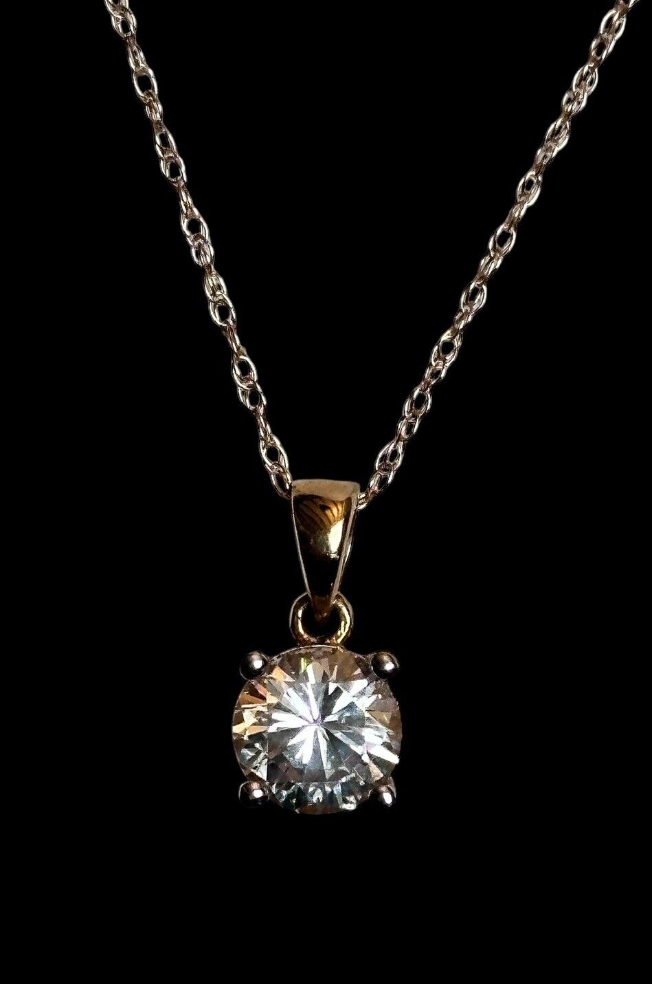 Vintage 9ct Gold 6mm Cubic Zirconia Pendant Necklace