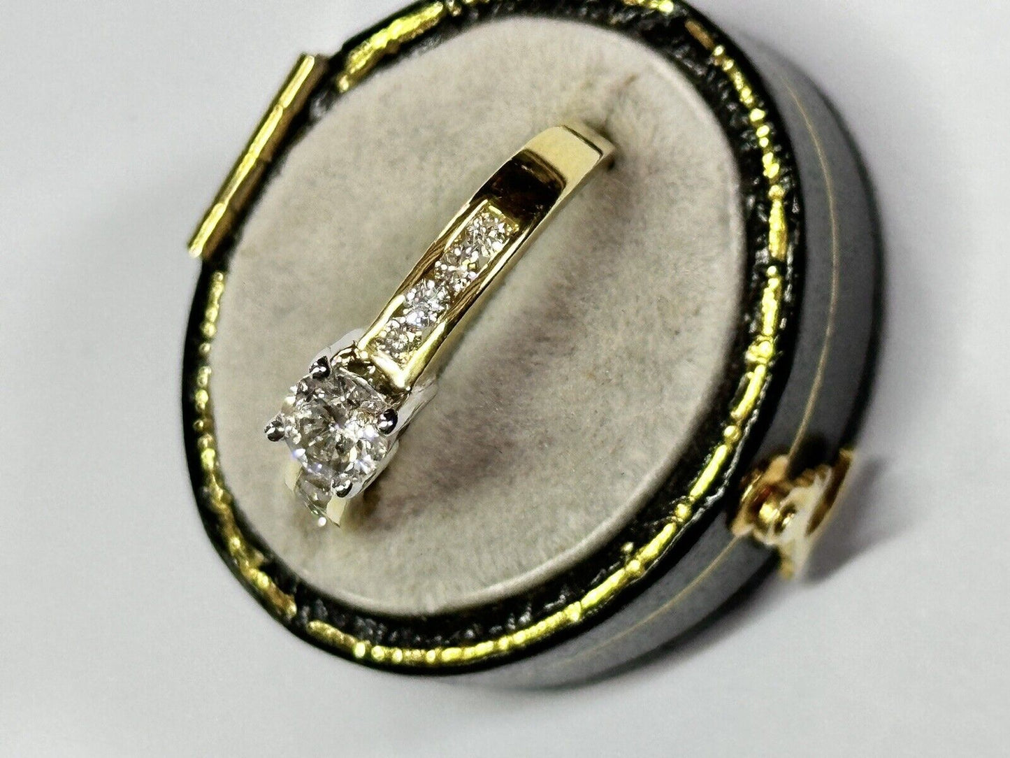 Vintage 18ct Gold 0.60ct Diamond Ring Boxed