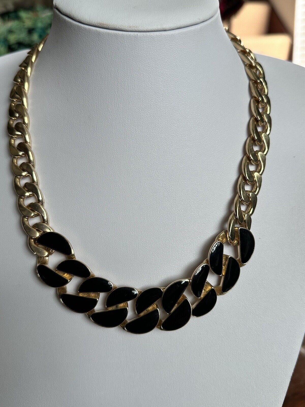 Vintage 60s/70s Gold Tone Red Orange Stone Pendant Necklace
