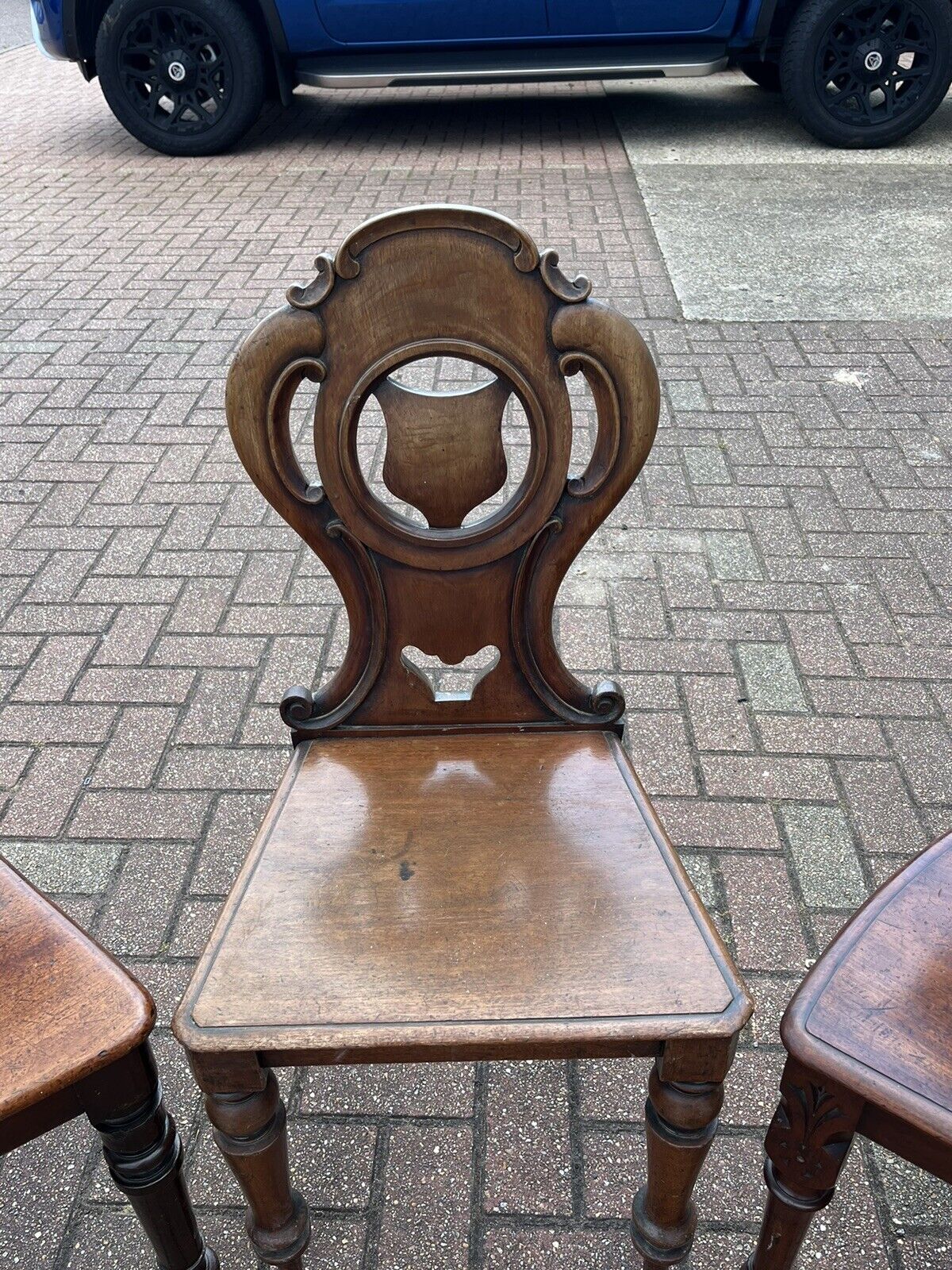 4 Victorian Shield Back Mahogany Hall Chairs. Country House Furniture